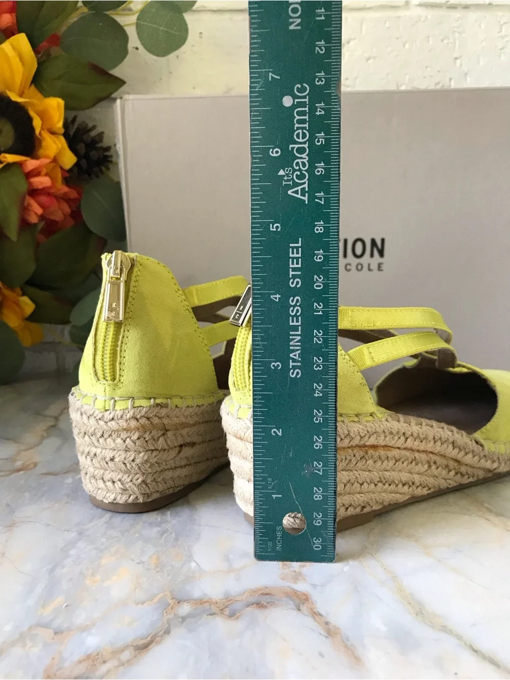 Reaction Kenneth Cole Lemongrass Espadrille Wedge Sandals Size 6.5